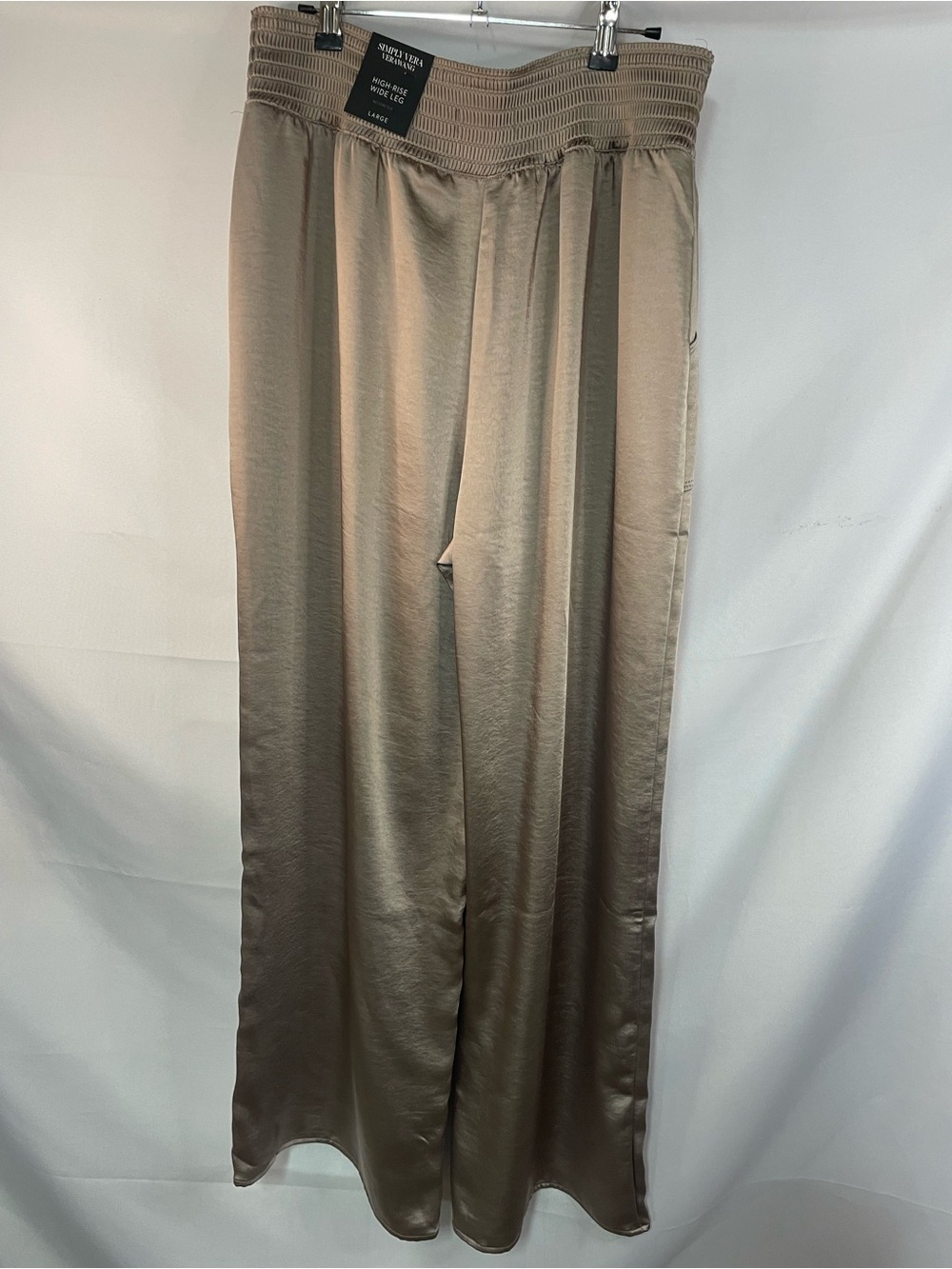 NWT Vera wang satin gold wide leg pull on pants, gorgeous! Could elevate any fit